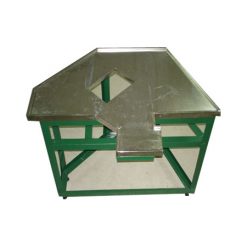 Bàn Thao Tác BTT04